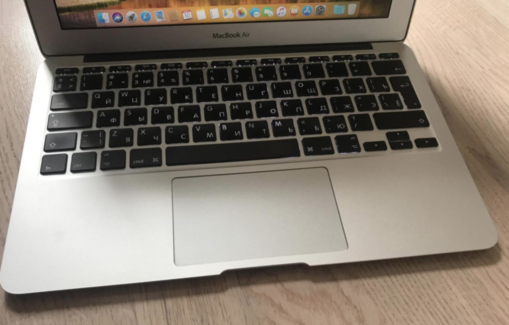 Гравировка MacBook Air