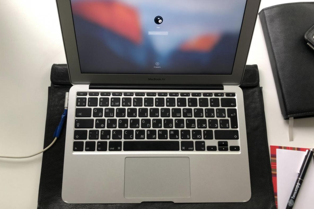 Гравировка MacBook Air